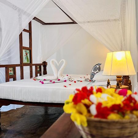 Jacaranda Beach Resort 와타무 외부 사진