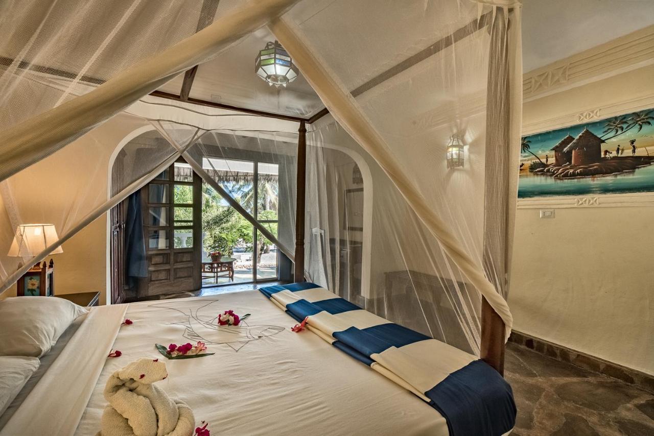 Jacaranda Beach Resort 와타무 외부 사진