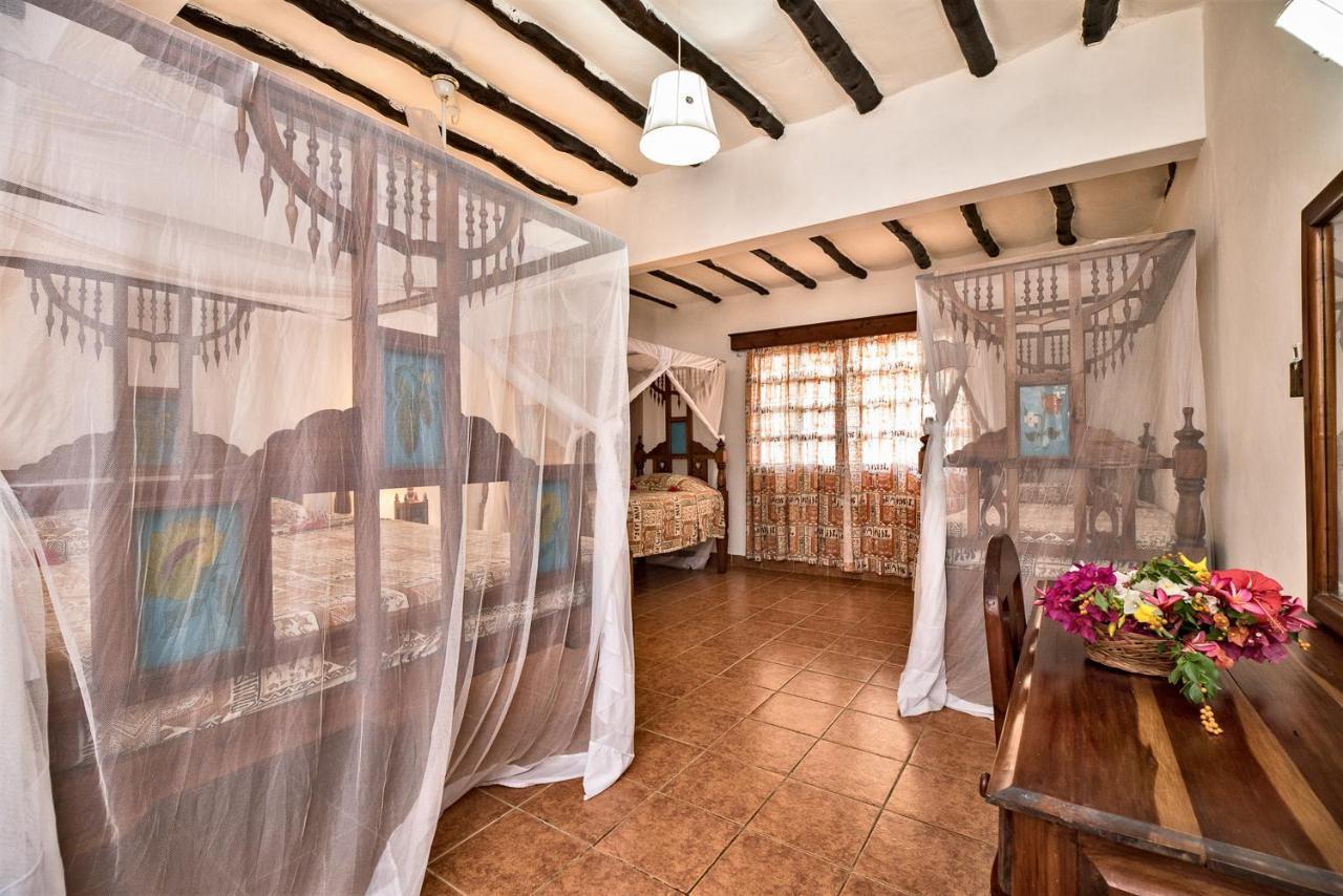 Jacaranda Beach Resort 와타무 외부 사진