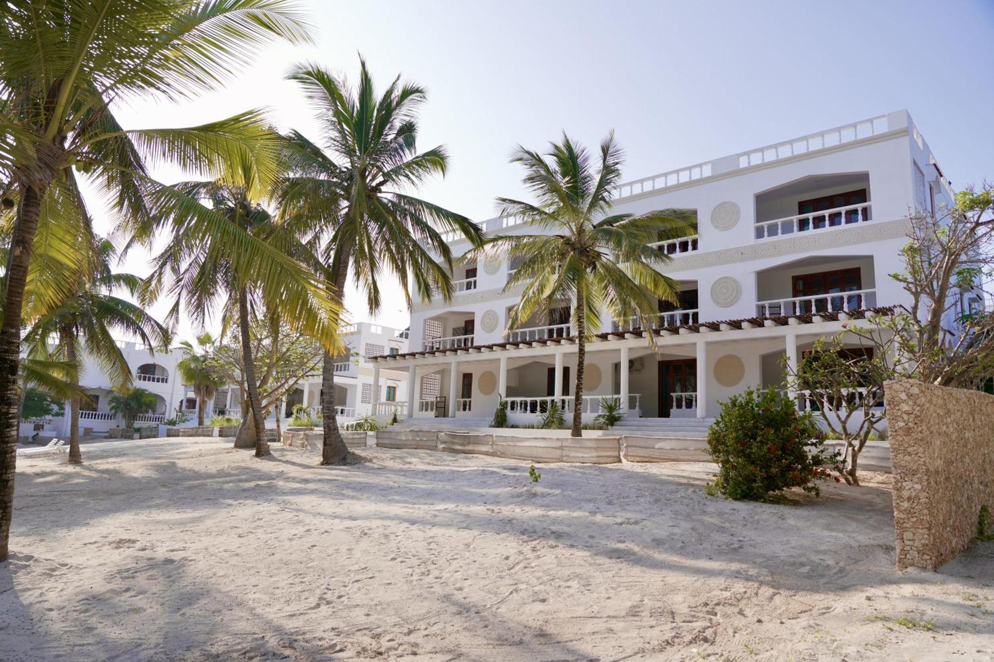 Jacaranda Beach Resort 와타무 외부 사진