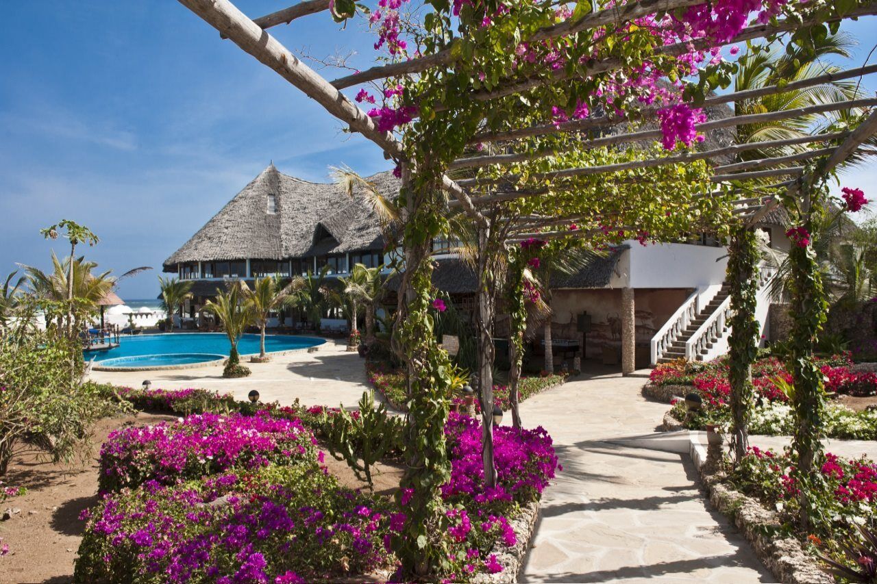 Jacaranda Beach Resort 와타무 외부 사진