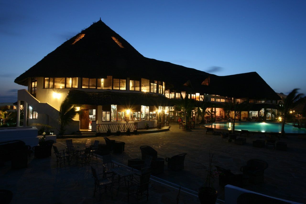 Jacaranda Beach Resort 와타무 외부 사진
