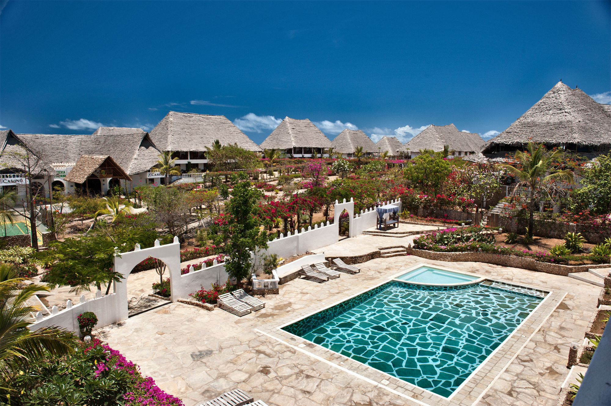 Jacaranda Beach Resort 와타무 외부 사진